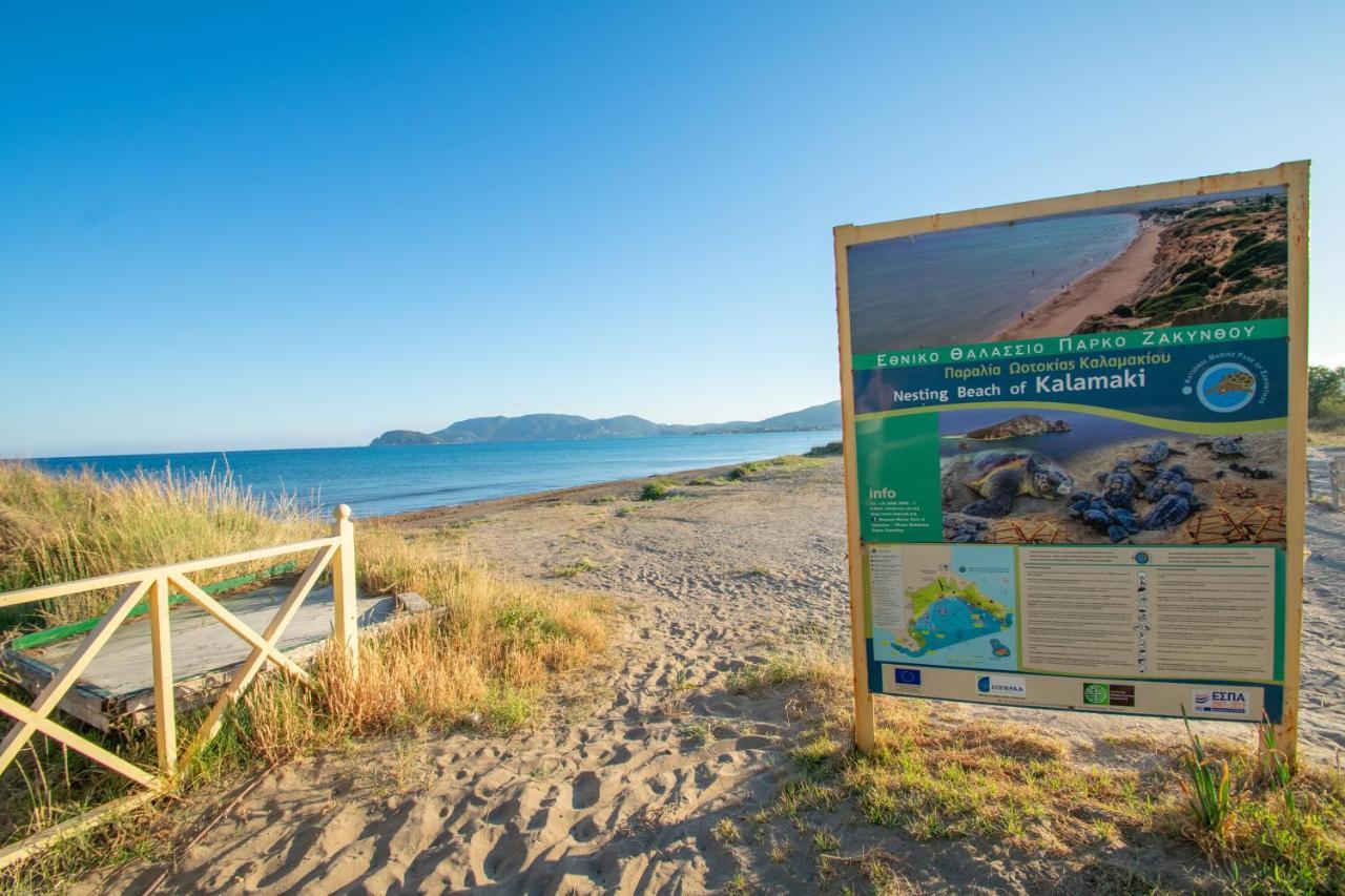 Stathis Beachfront Luxury Rooms Kalamákion Dış mekan fotoğraf