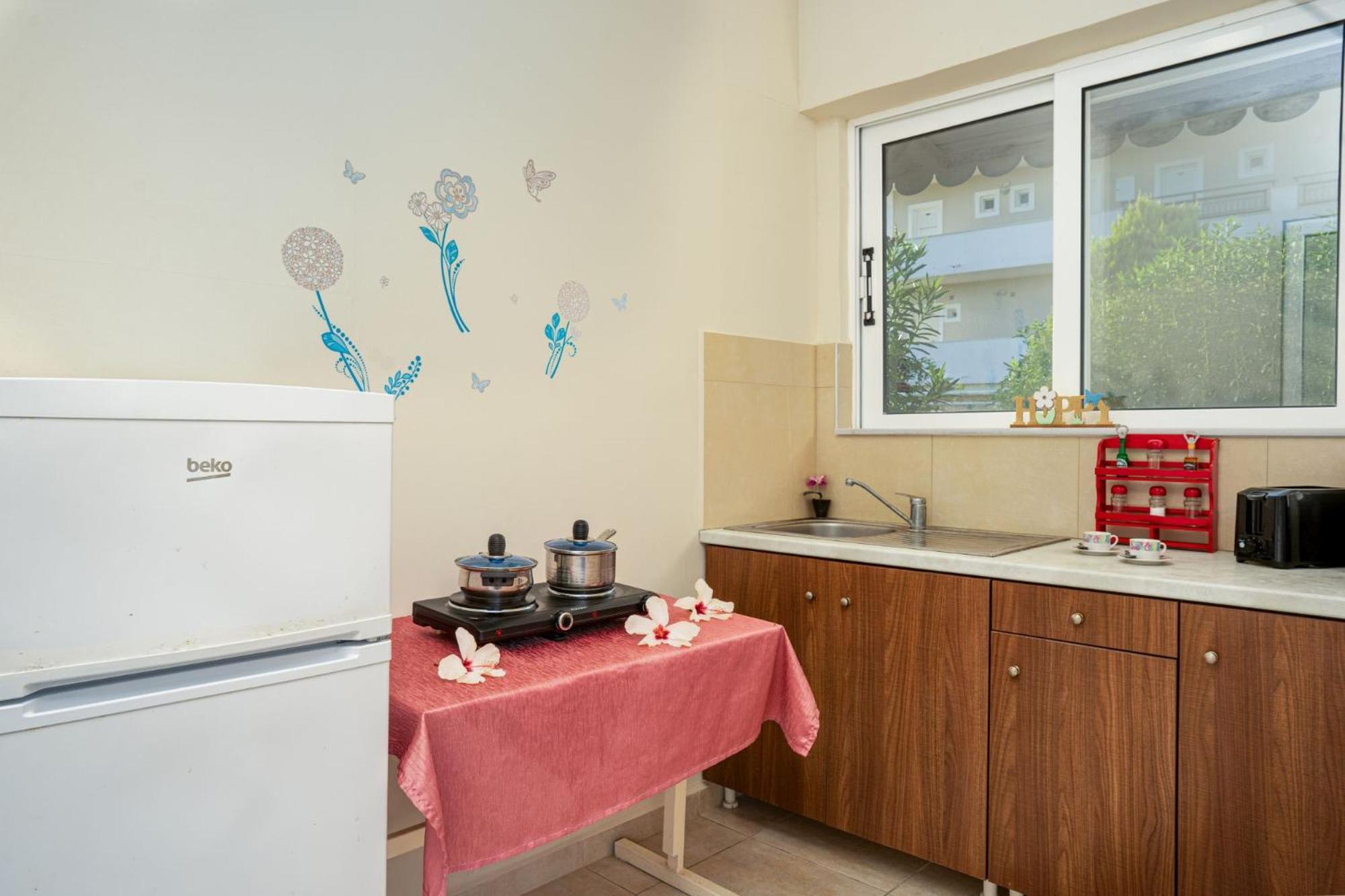 Stathis Beachfront Luxury Rooms Kalamákion Oda fotoğraf