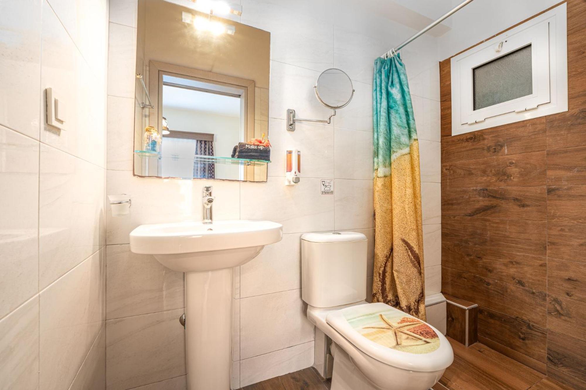 Stathis Beachfront Luxury Rooms Kalamákion Oda fotoğraf