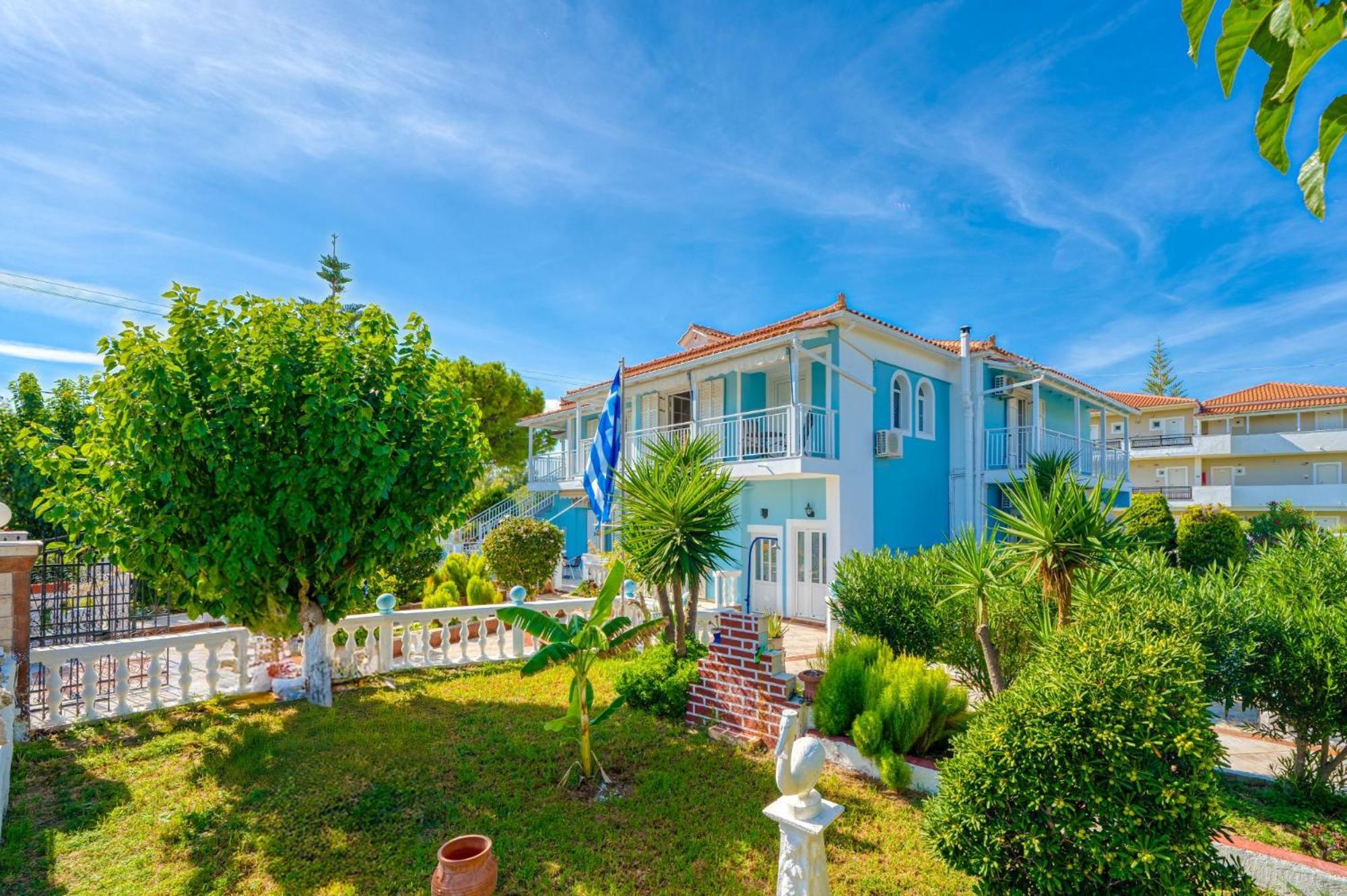 Stathis Beachfront Luxury Rooms Kalamákion Dış mekan fotoğraf