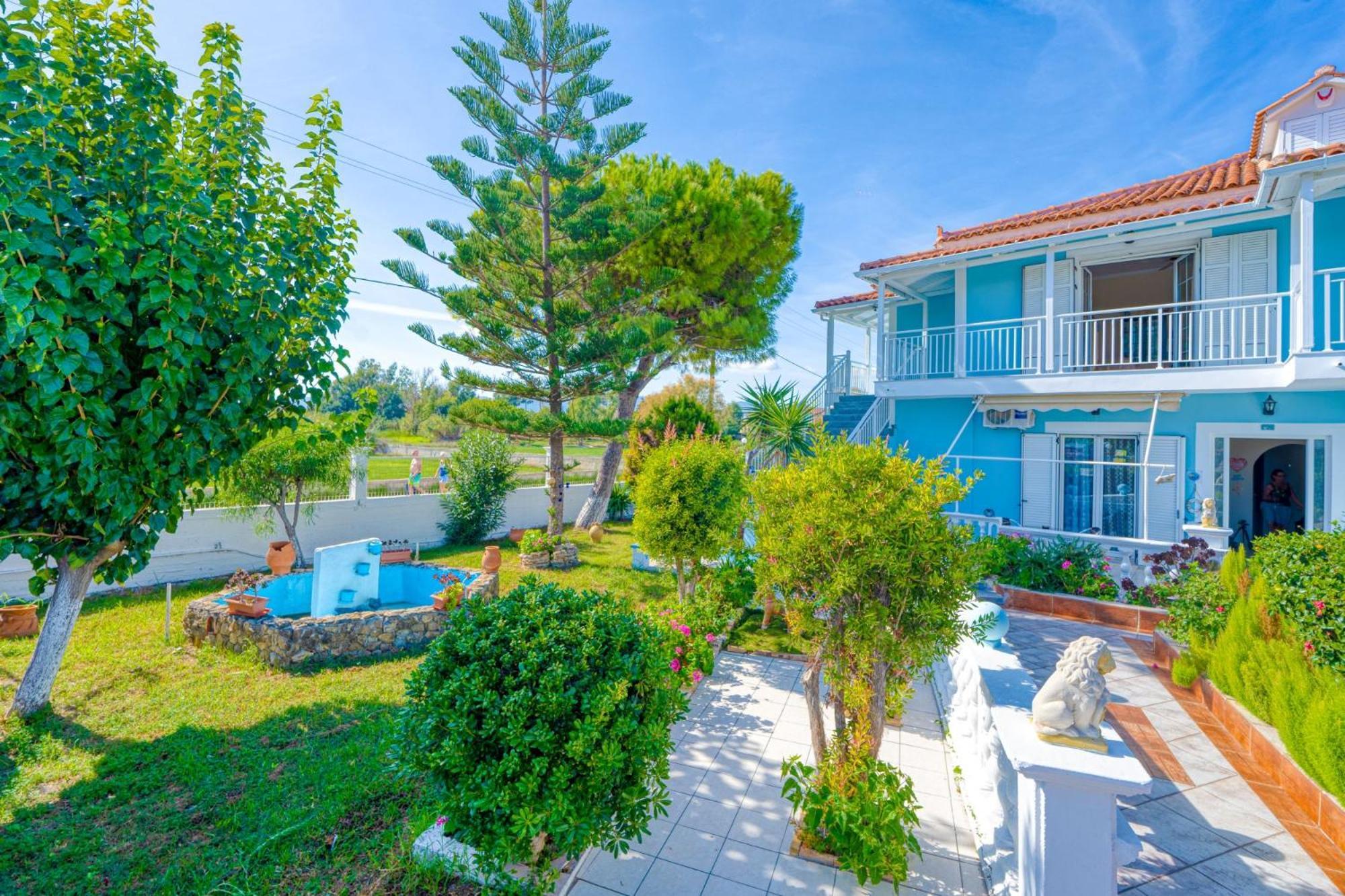 Stathis Beachfront Luxury Rooms Kalamákion Dış mekan fotoğraf