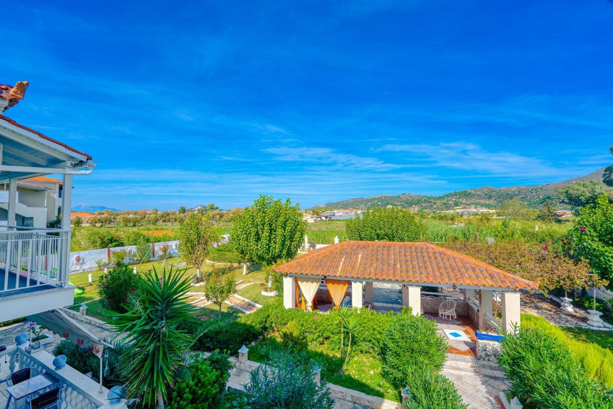 Stathis Beachfront Luxury Rooms Kalamákion Dış mekan fotoğraf